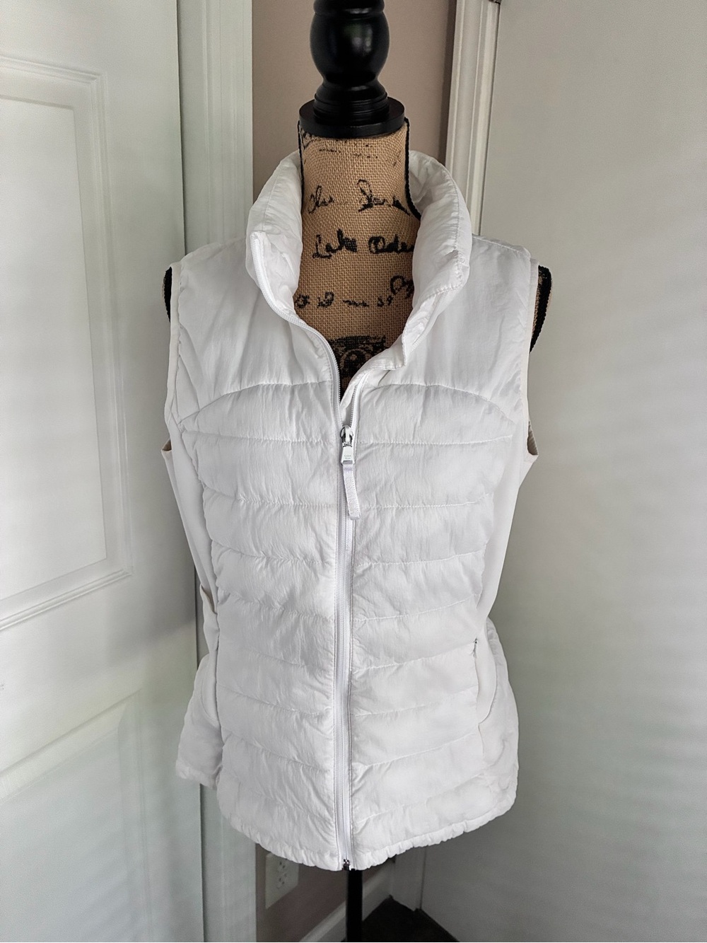 Calvin Klein White Quilted Puffer Vest - Women's